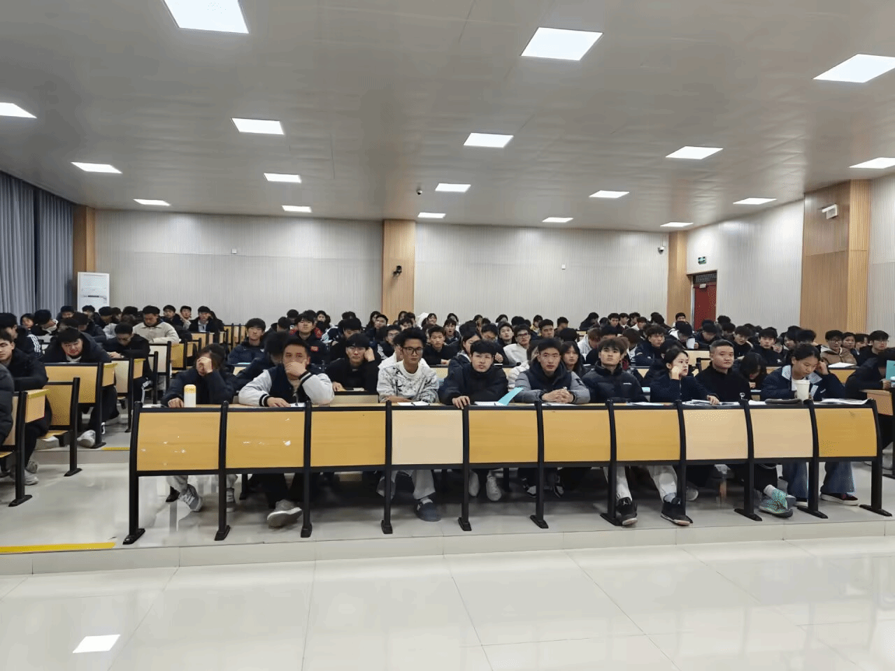 打开多元就业新观念——大健康学院举办体育教育专业职业规划暨就业指导主题讲座