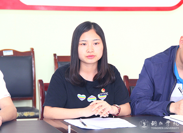 4学生代表杨志彩发言.jpg