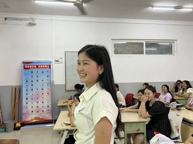 同学发言.jpg