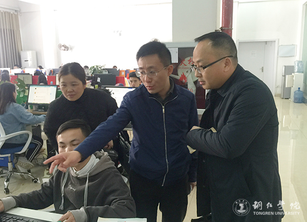 3参观贵州盛华职业学院.jpg