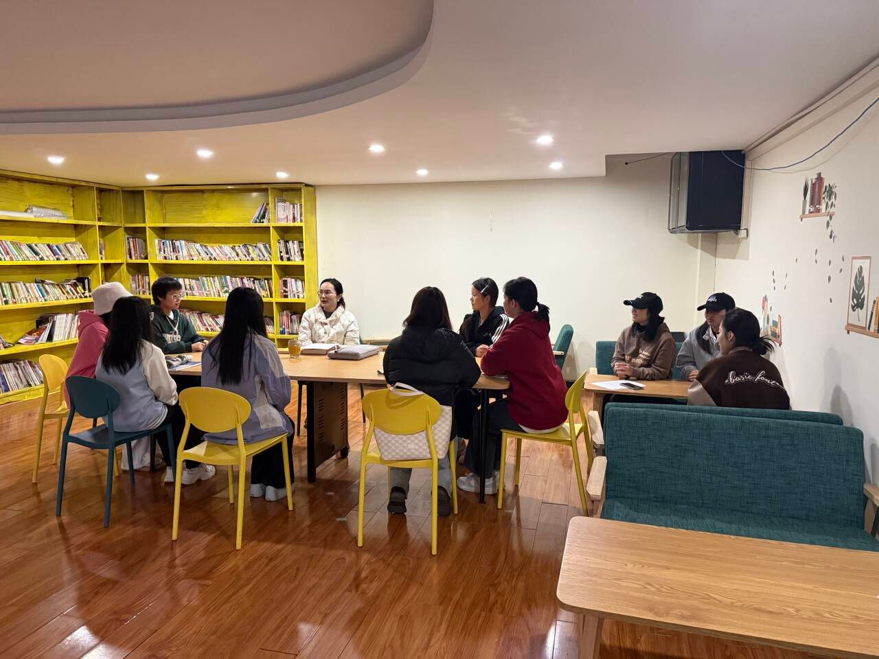 我校阳光心理服务队组...