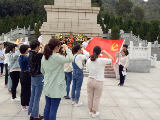 扫墓3.png