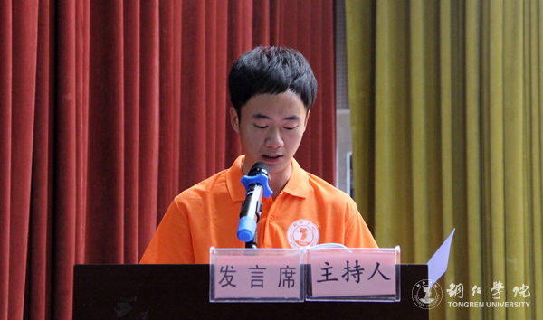 带队老师代表发言.JPG