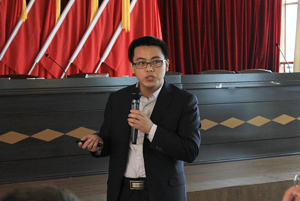 我校与万山经济开发区及56家企业联合召开政产学研三方交流会