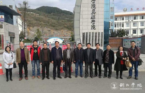 4合影.jpg