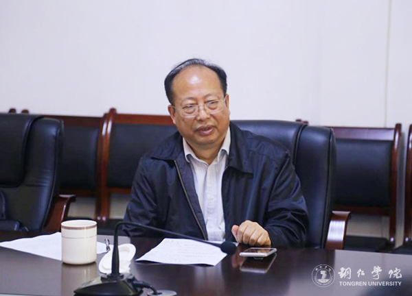 2校长侯长林讲话.jpg