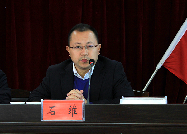 我校与万山经济开发区及56家企业联合召开政产学研三方交流会