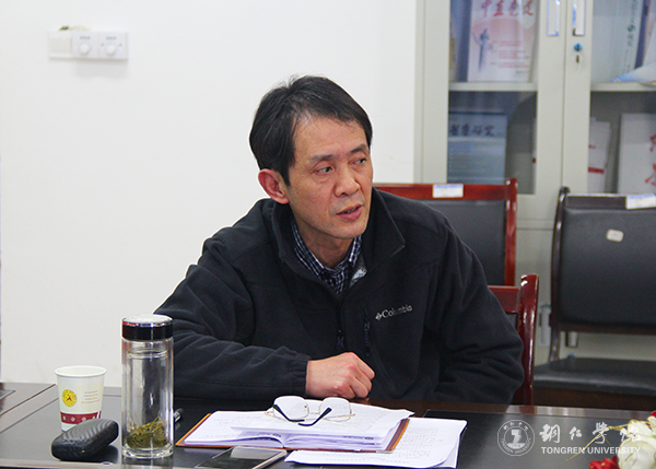 7马克思主义学院副院长徐兴灵对该院党委领导班子成员提出批评意见.jpg