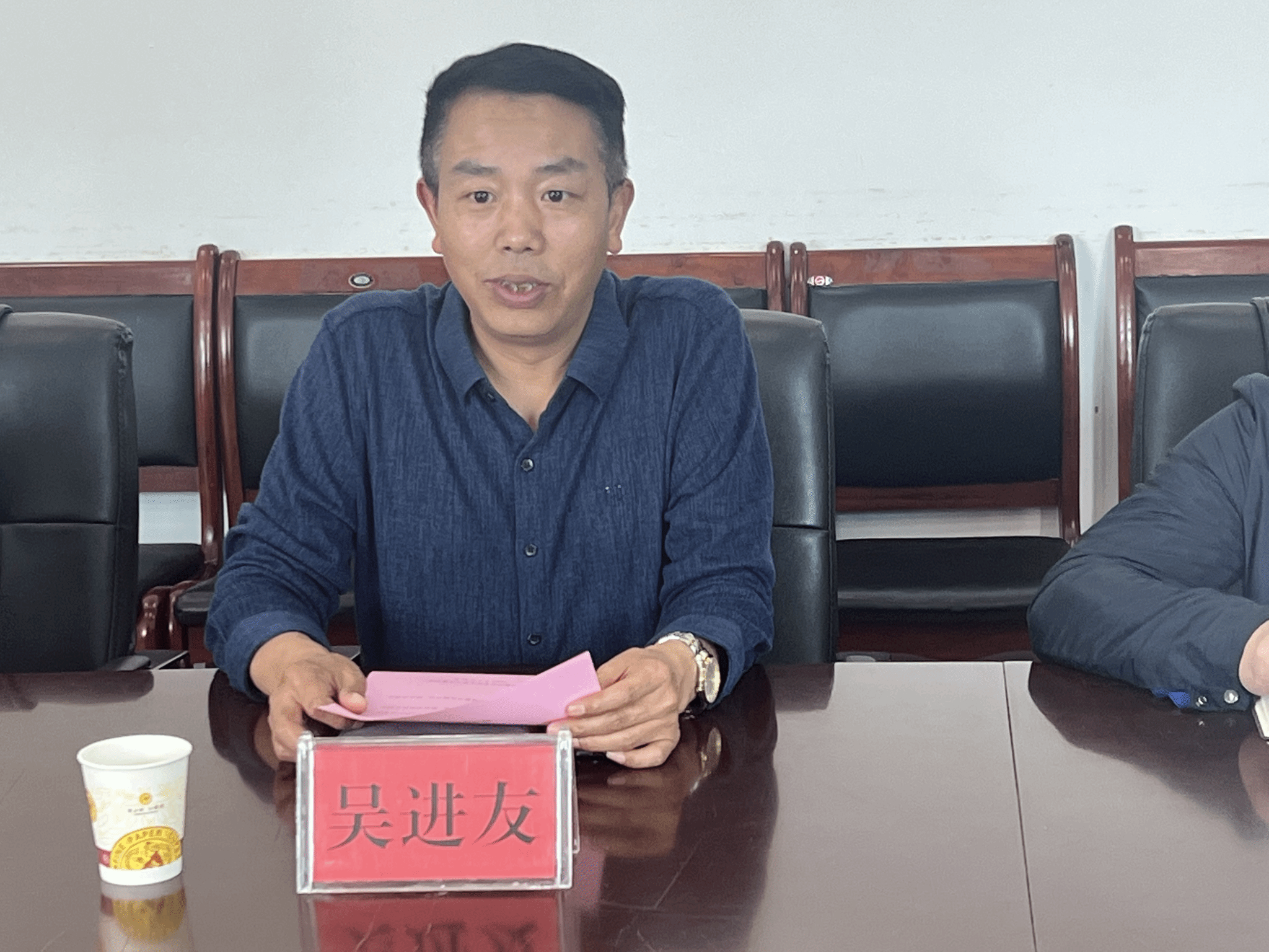 我院党委书记,院长孙向阳一行赴黔南民族师范学院文学与传媒学院交流