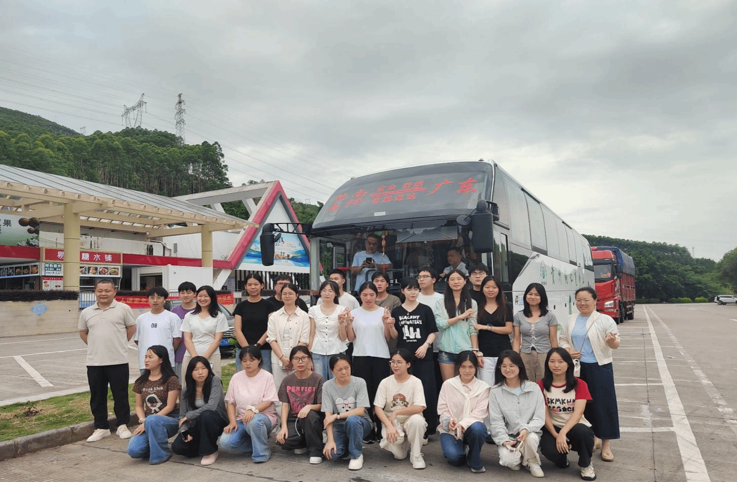 2023级护理学专业顺利进驻多地优质医院开展临床实习