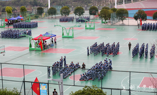 16、军训现场.JPG
