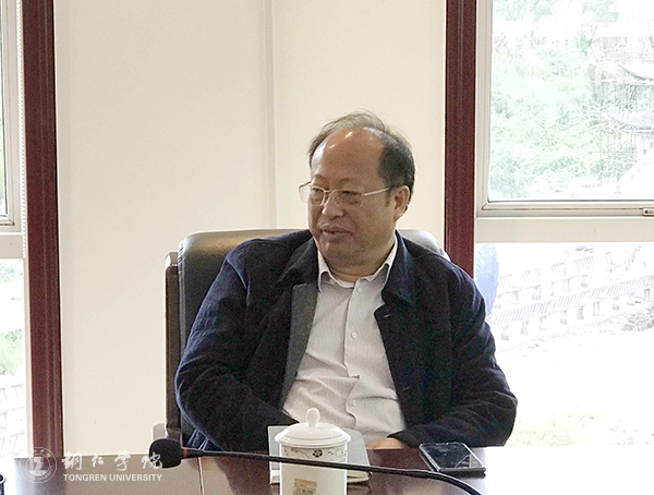 2校长侯长林讲话.jpg
