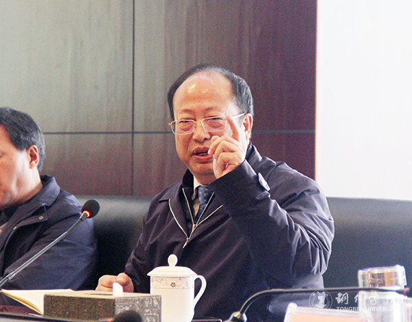 2校长侯长林讲话.jpg