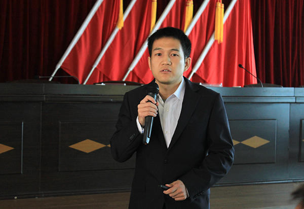 我校与万山经济开发区及56家企业联合召开政产学研三方交流会