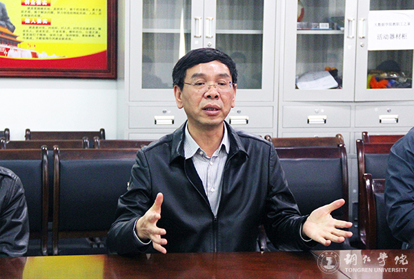 我校党委书记李树新一行慰问“见义勇为”学生何林霞