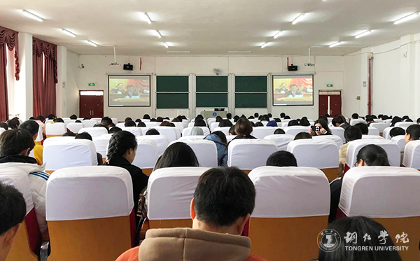 3人文学院观看现场.jpg