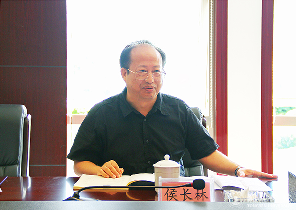 《铜仁学院学报》编辑部召开2017年编辑委员会会议
