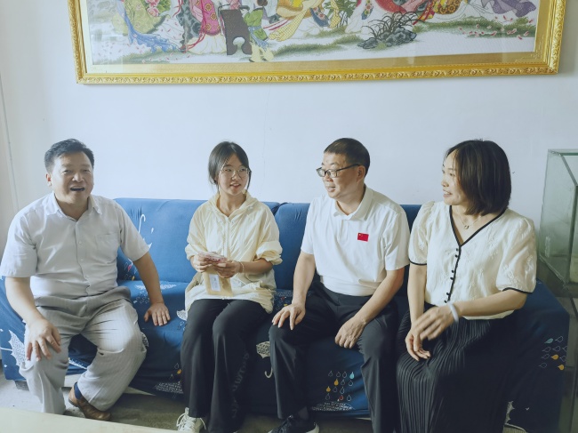 慰问现场.jpg