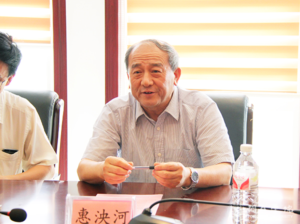 3教育部地理科学类教学指导委员会副主任、西安石油大学原党委书记惠泱河讲话.jpg