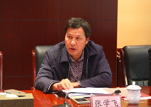 8我校科研处处长张学飞介绍科研建设情况.jpg