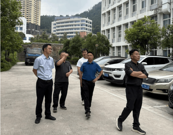 后勤管理处联合相关部门开展校园安全隐患排查工作