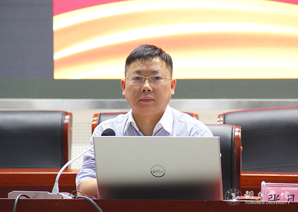 3市委讲师团团长、市社科联主席张月勇为我校党员授课.jpg