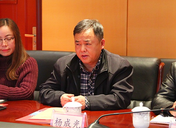 7我校人事处处长杨成光介绍师资队伍建设情况.jpg