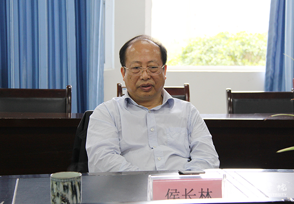 2校长侯长林教授讲话.jpg