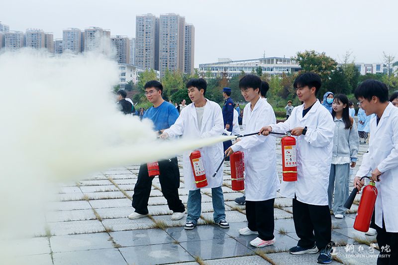 我校开展2025年实验室安全应急演练活动