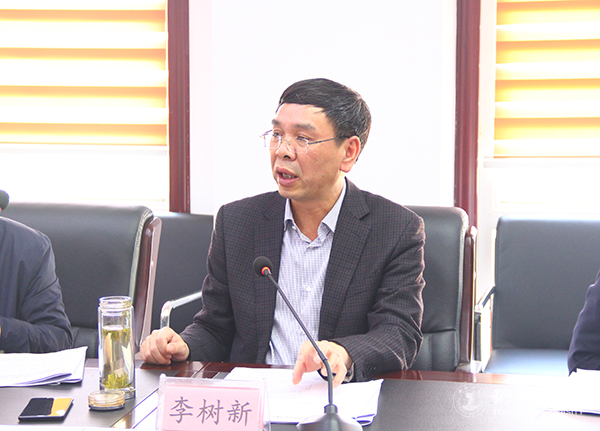 2党委书记李树新传达学习2018全国“两会”精神.jpg