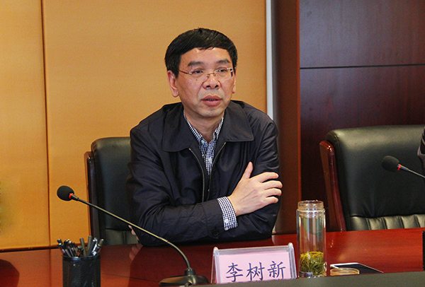 我校与万山区召开合作办学洽谈会